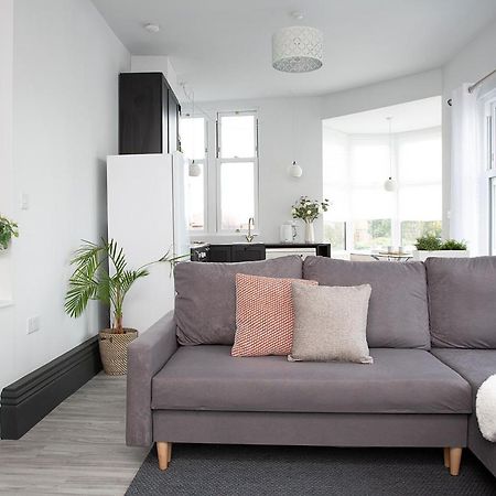 Beautiful First Floor Apartment Poulton-le-Fylde Zewnętrze zdjęcie